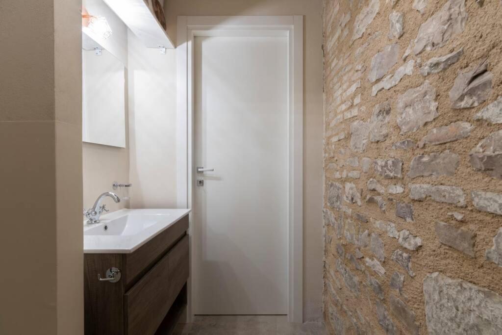 Cornelia Cavern Cosy Studio Apartment In Spello Exteriér fotografie